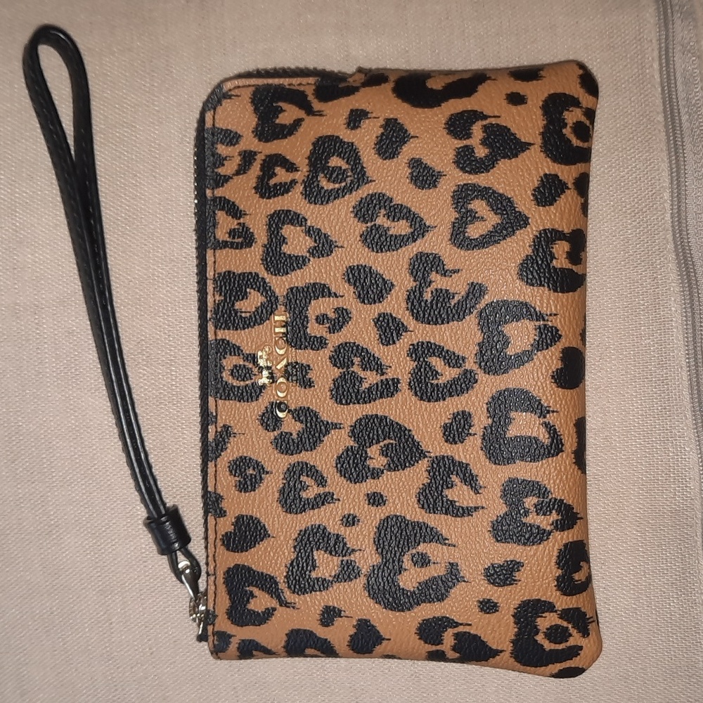 EUC Coach wristlet